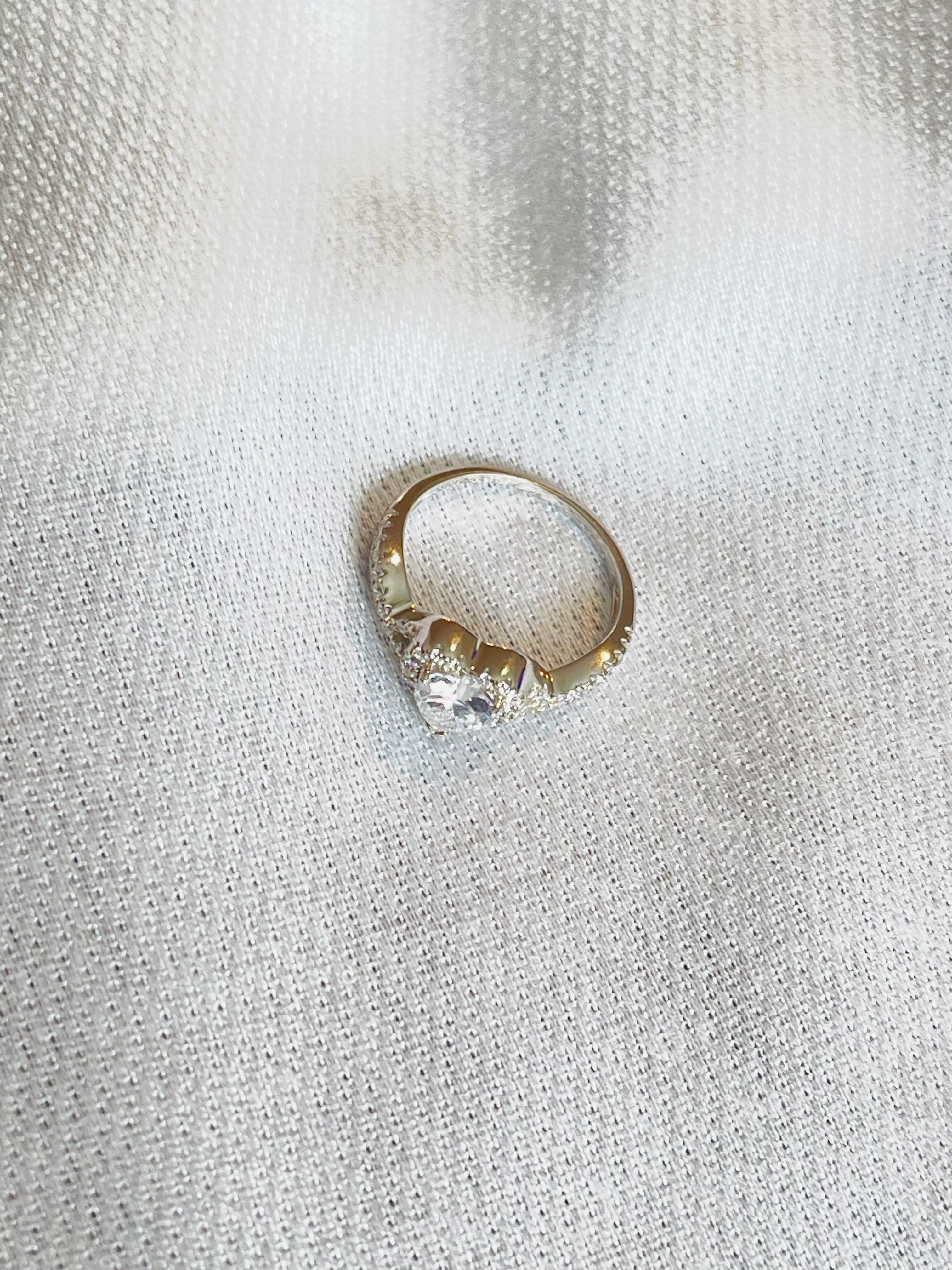 LOVY SILVER GEMSTONE RING